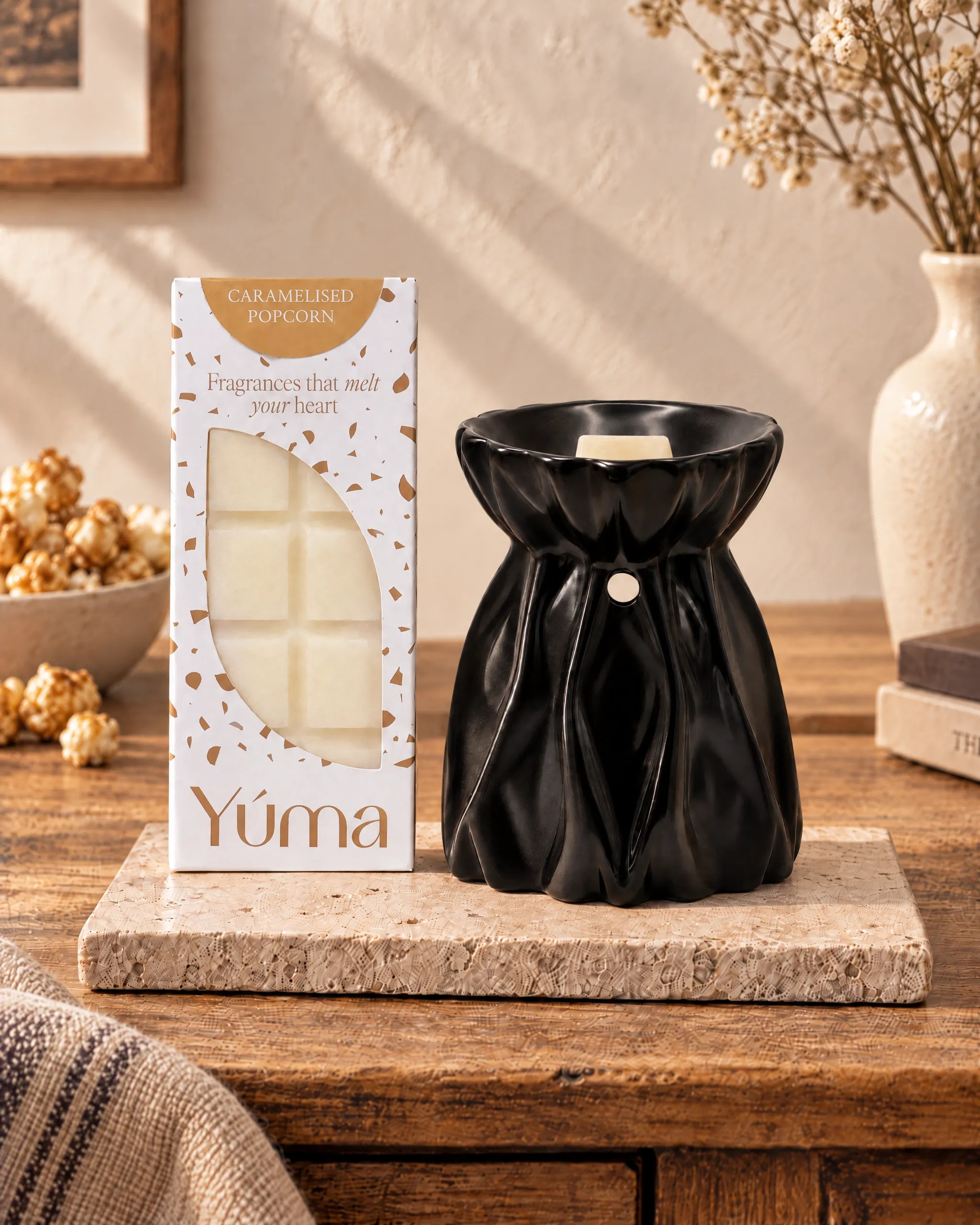 Caramelised Popcorn Snap Bar της Yúma σε οικιακό περιβάλλον.