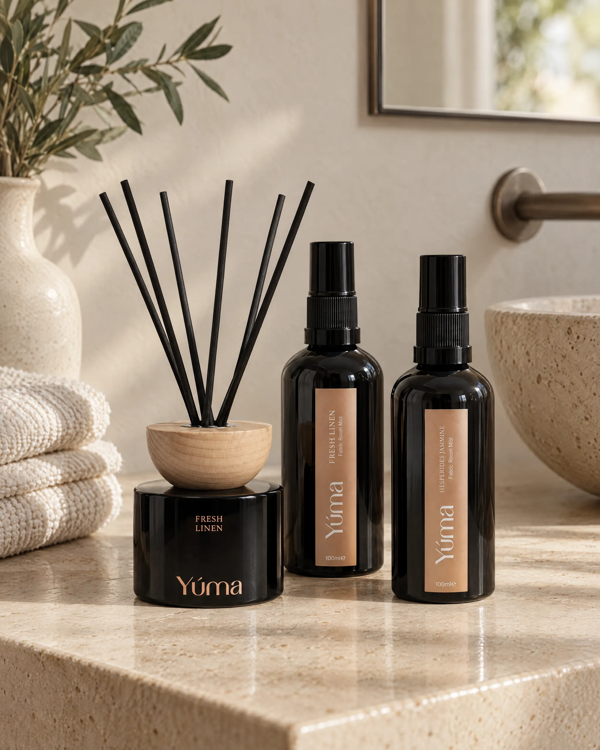 Bathroom Set της Yúma σε οικιακό περιβάλλον.