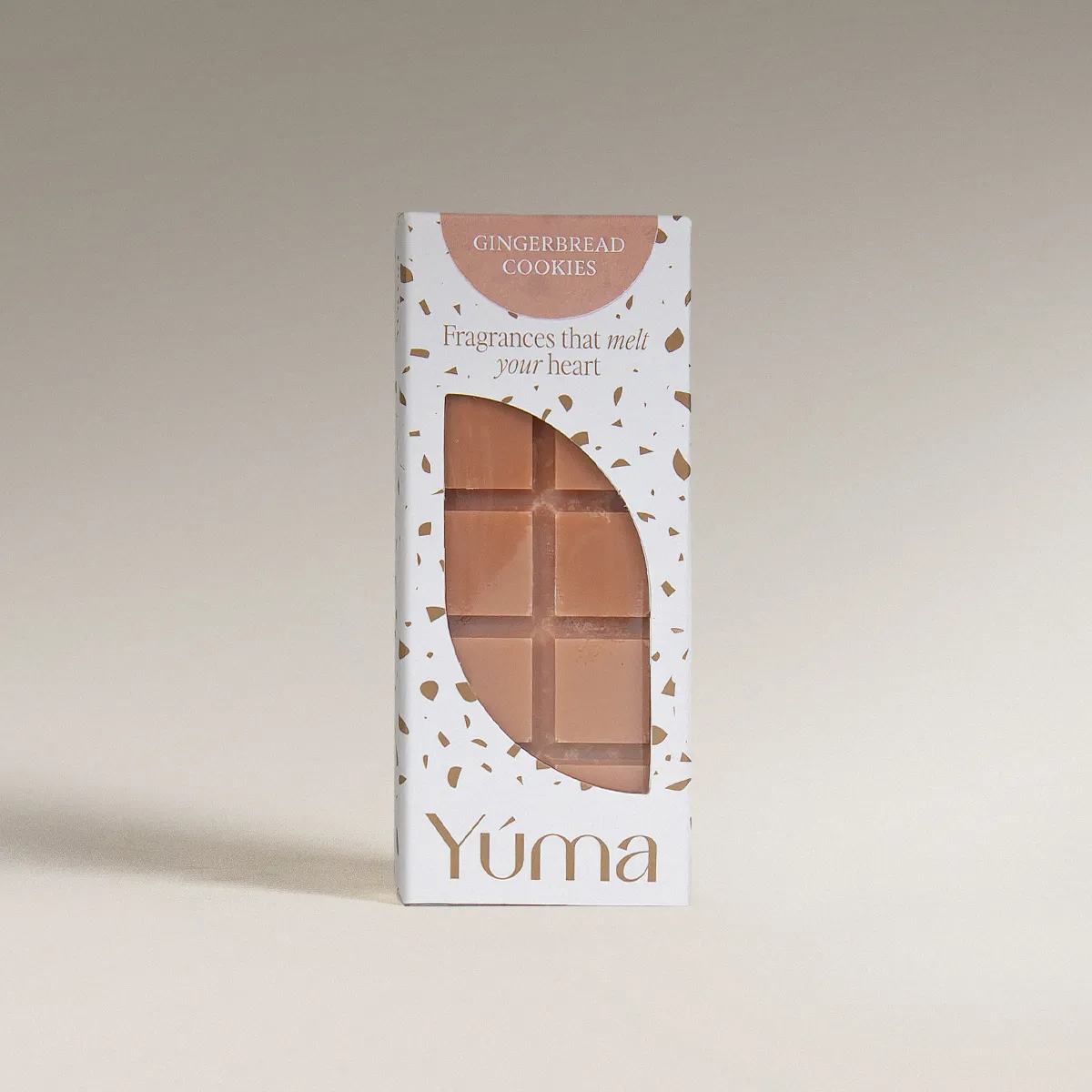 Συσκευασία Wax Melts Gingerbread Cookies της YUMA με καφέ αρωματικό κερί σε σχήμα σοκολάτας.