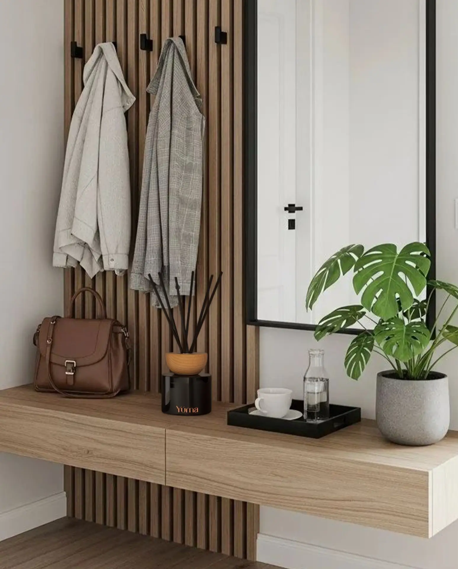 Ατμοσφαιρικός, σκοτεινός διάδρομος ξενοδοχείου με δίδυμες απλίκες στους τοίχους και βαριά ξύλινη πόρτα. Ατμοσφαιρικός, σκοτεινός διάδρομος ξενοδοχείου με δίδυμες απλίκες στους τοίχους και βαριά ξύλινη πόρτα.